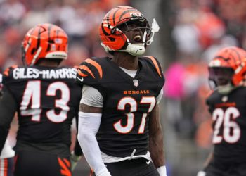 Bengals running back rips defense after team falters in closing seconds