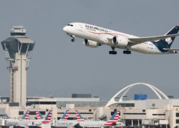 Big delays at LAX and San Diego airports amid air traffic control staffing shortage