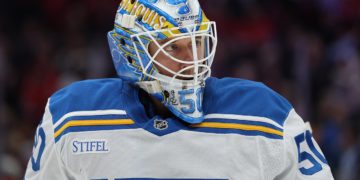 Blues’ Jordan Binnington catches flak for trying to pocket puck after Alex Ovechkin’s 900th career goal