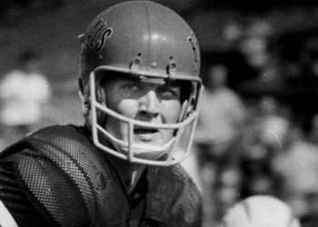 Bob Trumpy, Star Receiver Turned NBC Football Analyst, Dies at 70
