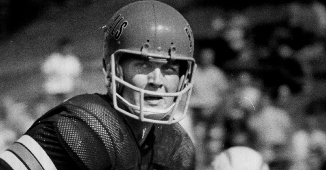 Bob Trumpy, Star Receiver Turned NBC Football Analyst, Dies at 70