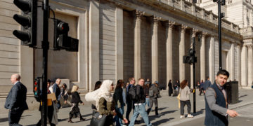 Britain Faces Up to Tough Economic Choices. Finally, Economists Say.