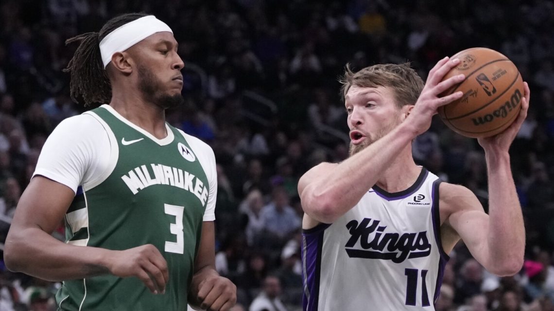 Bucks center Myles Turner gets 1st glimpse at visiting locker room in his return to Indianapolis