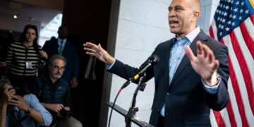As Democrats search for their ‘MAGA,’  author catches Jeffries’ attention