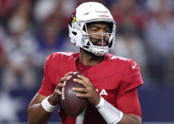 Cardinals snap 5-game skid with road win over struggling Cowboys