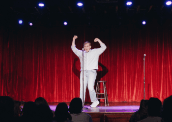 Carly Hoogendyk Sets 2025 Lineup For Newcomers Showcase At New York Comedy Festival