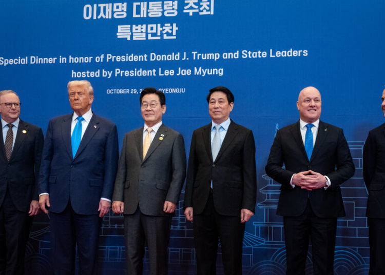 Carney Says He Apologized to Trump Over Ad Reviving Reagan’s Tariff Criticism