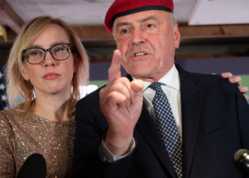 Curtis Sliwa, Back in the Beret, Puts New York’s New Mayor on Notice