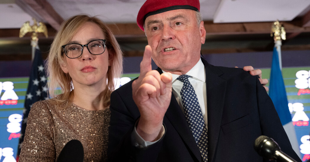 Curtis Sliwa, Back in the Beret, Puts New York’s New Mayor on Notice