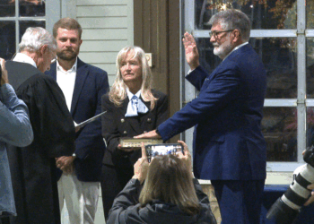Decatur Mayor Kent Lawrence, three new city council members sworn in