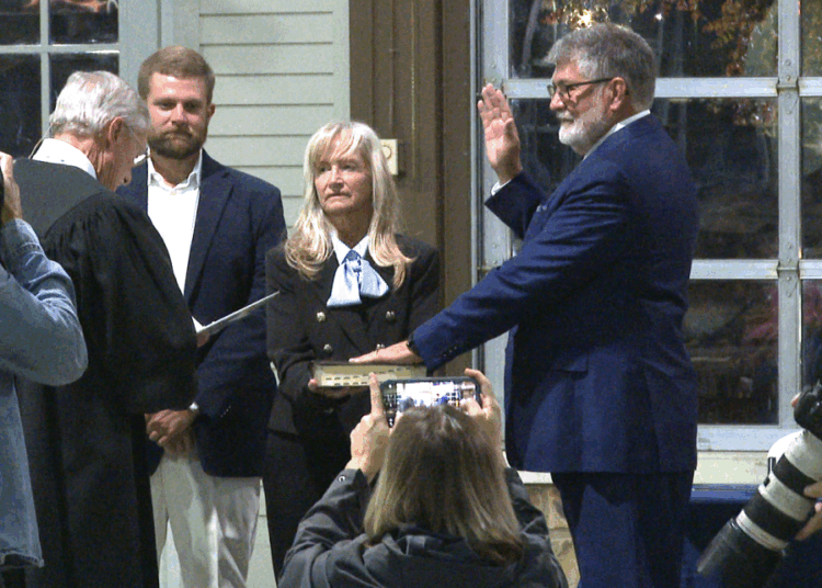 Decatur Mayor Kent Lawrence, three new city council members sworn in