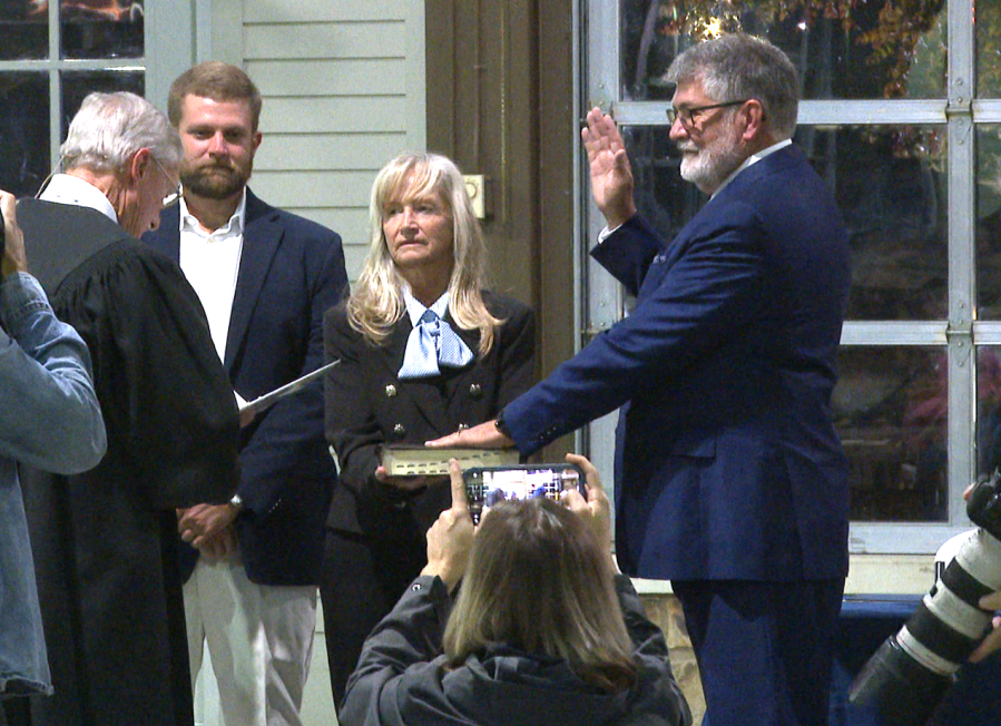 Decatur Mayor Kent Lawrence, three new city council members sworn in