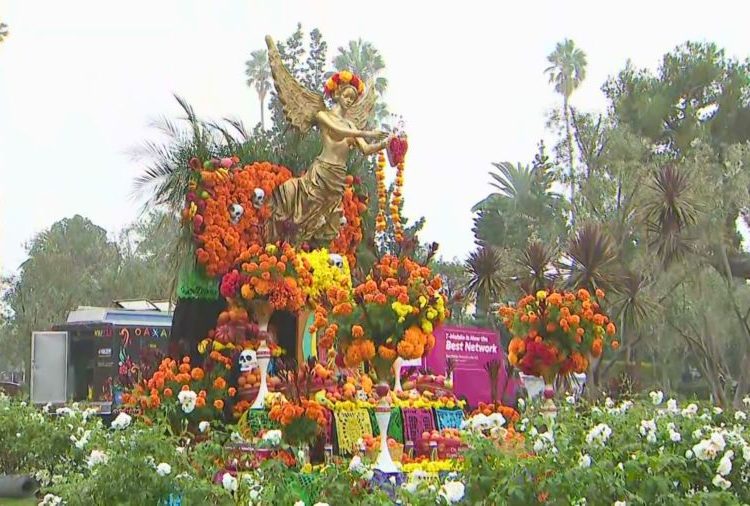 Día de los Muertos celebration honors loved ones at San Fernando Mission Cemetery