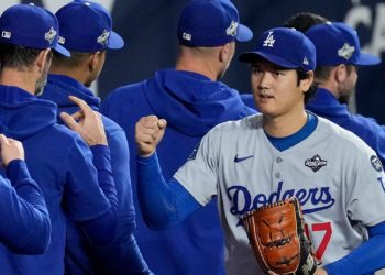 Dodgers’ Shohei Ohtani snaps 50-year drought as he hears boos from Blue Jays fans