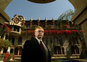 Duane Roberts, frozen burrito magnate and Mission Inn owner, dies at 88