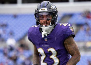 Eagles acquire Pro Bowl cornerback in trade with Ravens