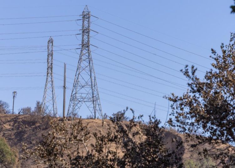 Edison blacks out more customers to stop utility-sparked fires