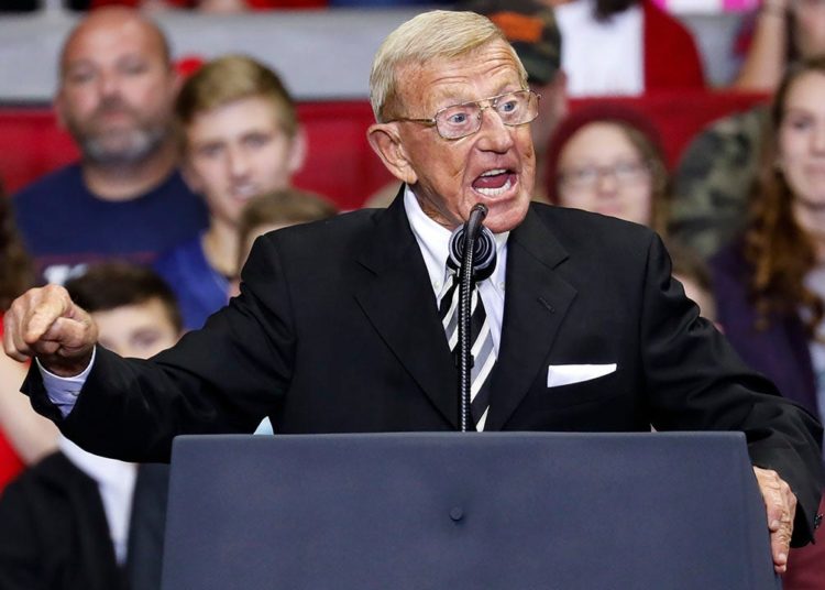 Famed football coach and broadcaster Lou Holtz slams Democrats amid government shutdown