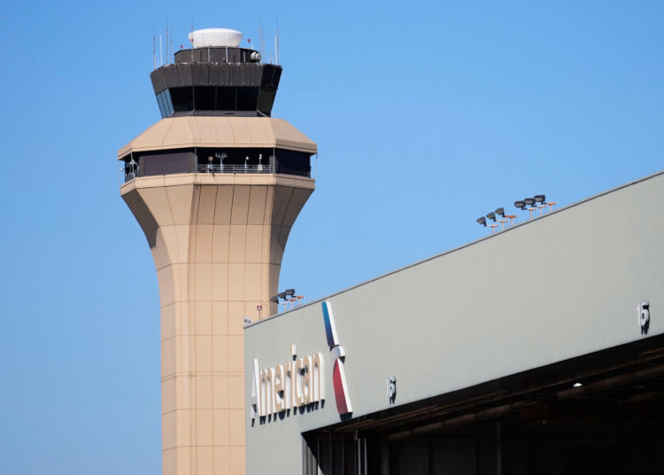 Flight delays persist as government shutdown leads to air traffic controller shortages