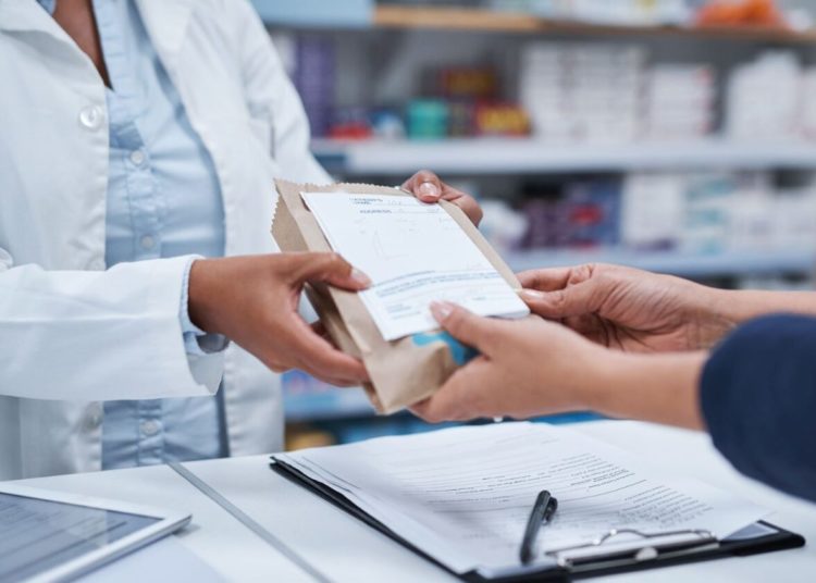 Free discount cards that can cut prescription costs by 80% now available in Arizona