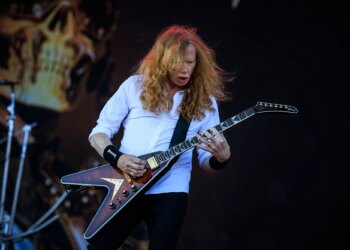 Dave Mustaine Thinks Megadeth’s Last Show Should Be in Space: ‘A Full Moon Landing’