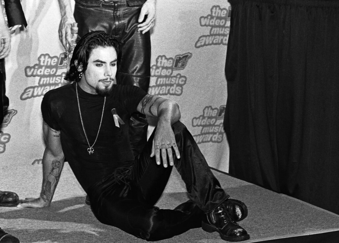 The ‘Bizarre’ Story of Dave Navarro’s Les Paul Guitar That Disappeared After He Loaned It to John Frusciante in the 1990s