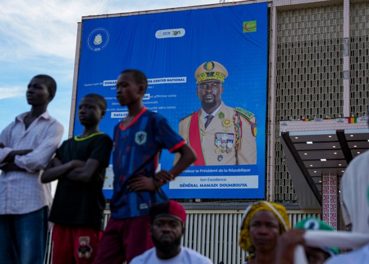Guinea military government leader enters presidential race
