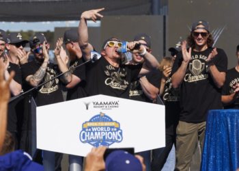 Hernández: The Dodgers’ World Series championship core is aging. But they need to keep it intact