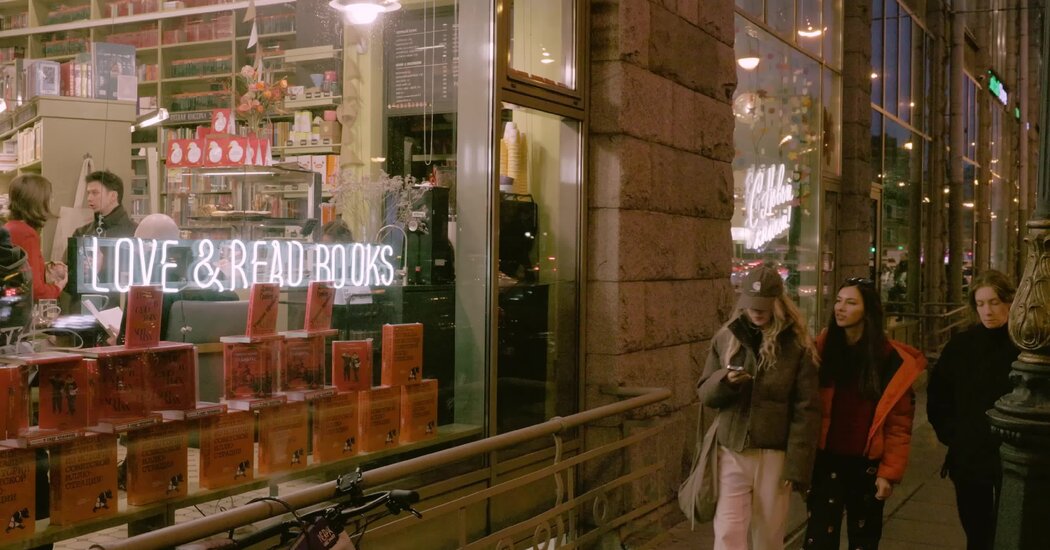 In Russia, Bookstores Offer a Shrinking Refuge as Censorship Tightens