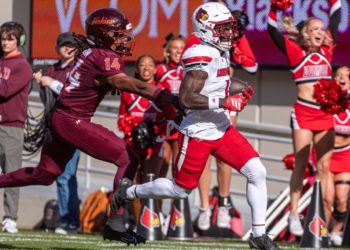 Isaac Brown and Keyjuan Brown help No. 16 Louisville rush past Virginia Tech in 28-16 victory