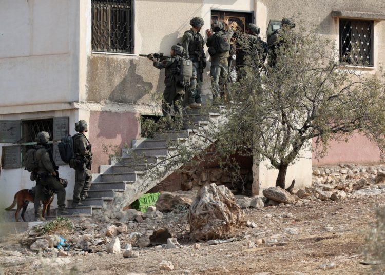 Israeli army, settlers strike 2,350 times in West Bank last month: Report