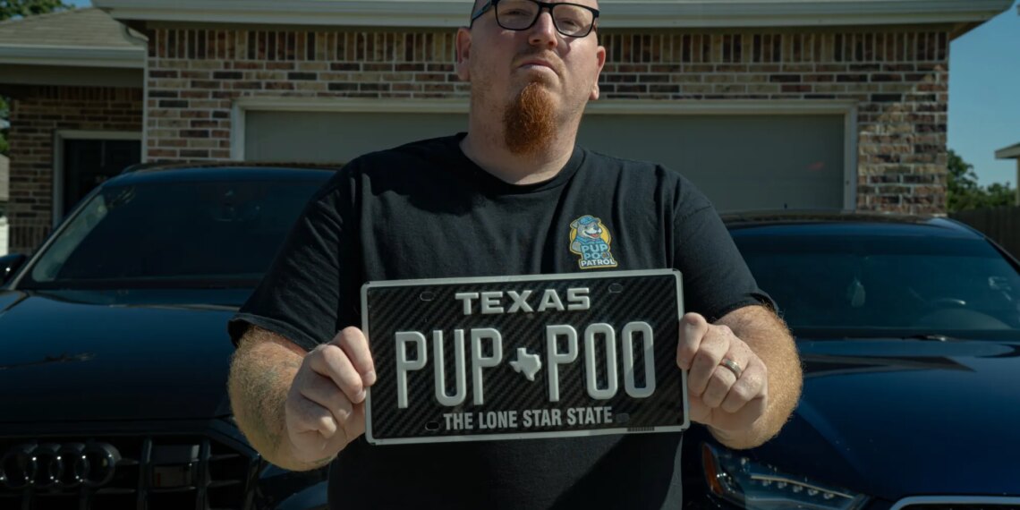 ‘It Smells But I Feel Free’: Why This Guy Left His Tech Job to Scoop Dog Shit