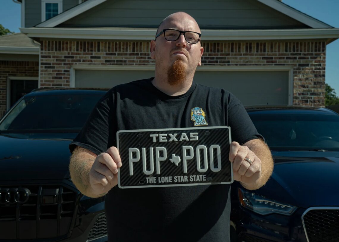 ‘It Smells But I Feel Free’: Why This Guy Left His Tech Job to Scoop Dog Shit