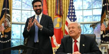Trump Grins as Mamdani Shuts Down MAGA Reporter