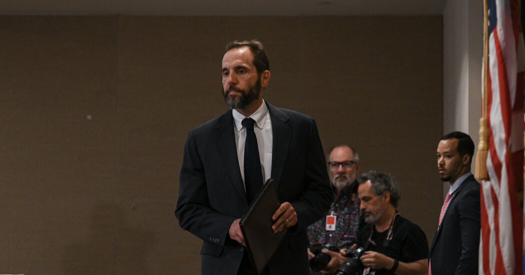 Jack Smith, Trump’s Target, Shifts From Defense to Counterattack