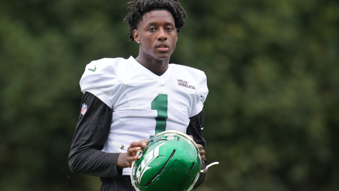 Jets trade star cornerback Sauce Gardner to Colts in stunning deadline deal, AP source says