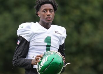 Jets trade star cornerback Sauce Gardner to Colts in stunning deadline deal, AP source says