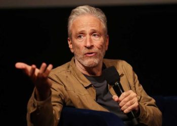 Jon Stewart shuts down liberal journalist’s Joe Rogan complaints