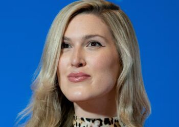 RFK Jr.’s Digital Lover Tried to Bury His Dead Bear Story