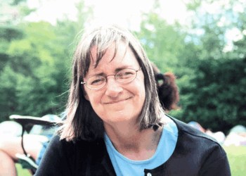 Evelyn Small, who helped Katharine Graham write her memoir, dies at 77