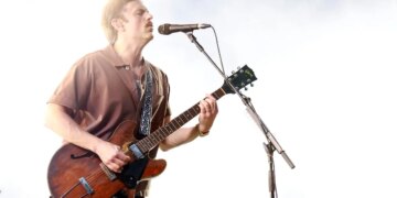 “Reminds Me of Old-School Hip-Hop”: How Zach Bryan’s Fast-Paced Approach to Music Impressed Kings of Leon