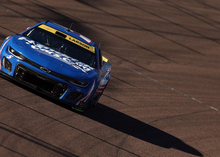 Kyle Larson steals NASCAR Cup Series Championship, delivers heartbreak for Denny Hamlin