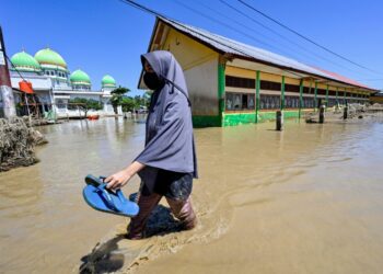 More than 500 dead across Southeast Asia after record rainfall, floods