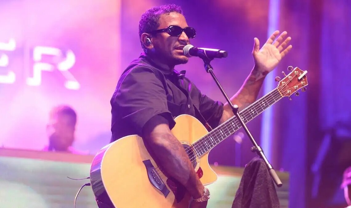 Lloyd Takes Brutal Face-Plant During Birmingham, Alabama Show