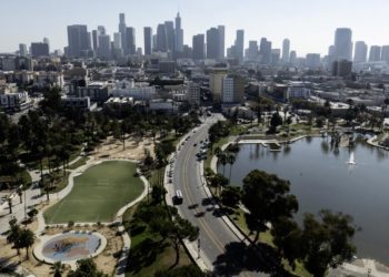 Lopez: A fence might deter MacArthur Park crime and homelessness, but is it enough?