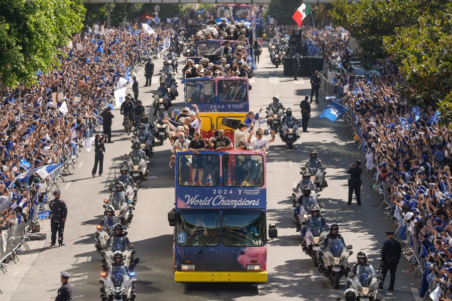 Los Angeles ready to celebrate Dodgers’ back-to-back titles Monday