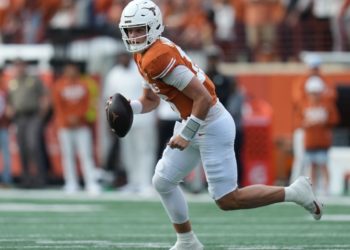 Manning throws 3 touchdowns and No. 20 Texas holds of No. 9 Vanderbilt late for 34-31 win