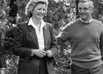 Martha Layne Collins, 88, Dies; Kentucky’s First Female Governor