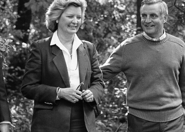 Martha Layne Collins, 88, Dies; Kentucky’s First Female Governor