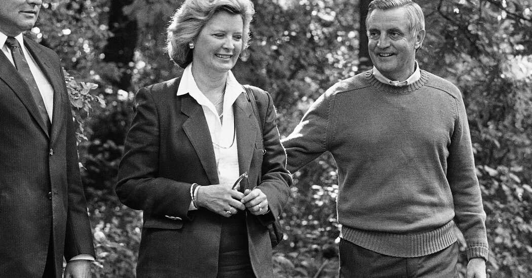 Martha Layne Collins, 88, Dies; Kentucky’s First Female Governor